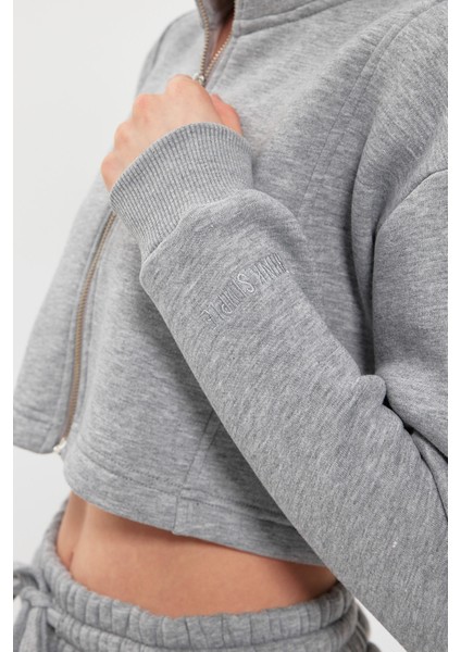 Kadın Emily Crop Fermuarlı Sweatshırt modelleri