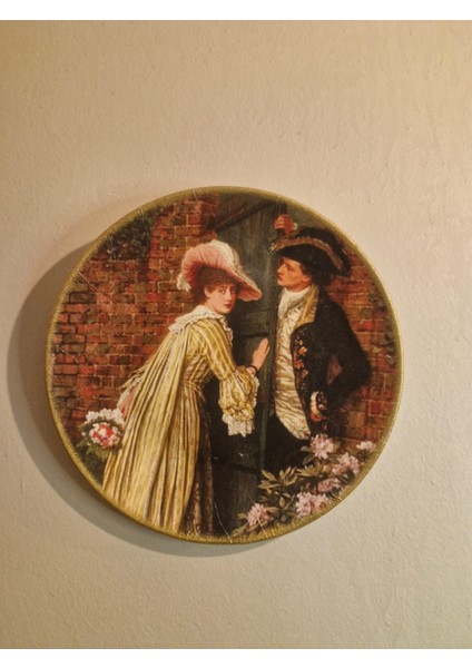 Duvar Dekorasyon Tabağı (Duvara Asılabilir Durumda)(Porselen)