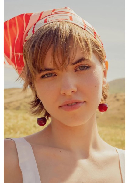 Cherry Uzun Kiraz Altın Kaplama Sallantılı Kadın Küpe