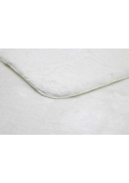 Beyaz Oval Post Halı Peluş Yumuşak Kaymaz Dot Taban