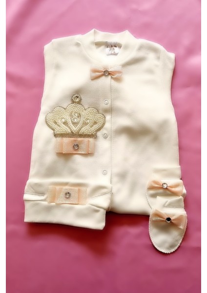 Kurdele Detaylı Taş Işlemeli Beyaz 3'lü Bebek Tulum Seti modelleri