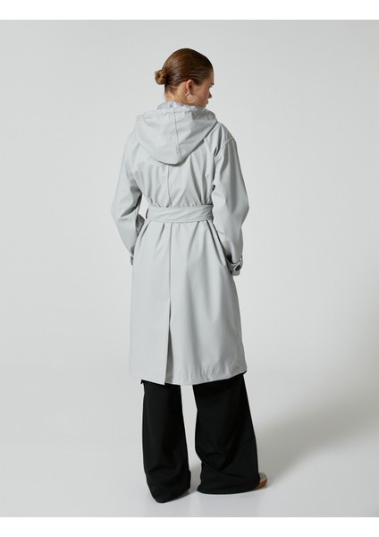 Trençkot Kapşonlu Ters Yaka Kruvaze Düğmeli Cepli Kemer Detaylı fırsatları