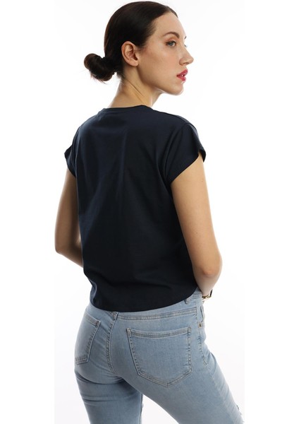 Kadın Nature Yazı Baskılı Crop T-Shirt Lacivert modelleri