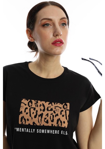 Kadın Pars Desen Baskılı Crop T-Shirt Siyah