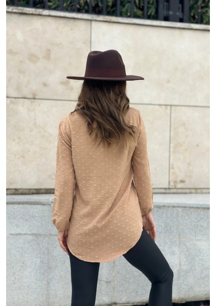 Kadın Camel Uzun Truvakar Kol, Öpücük Yaka, Ponponlu Kumaş Basic Kesim Bluz - Tesettüre Uygun