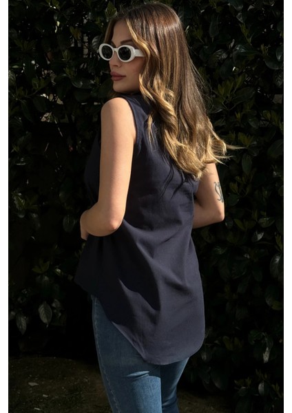 Kadın Lacivert Basic Kesim, Yarım Patlı, Sıfır Kollu, Keten Bluz modelleri