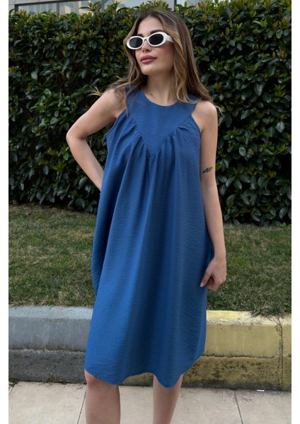 Kadın Indigo Kalın Askılı Cep ve Plise Yaka Detaylı A Kesim Salaş Midi Elbise