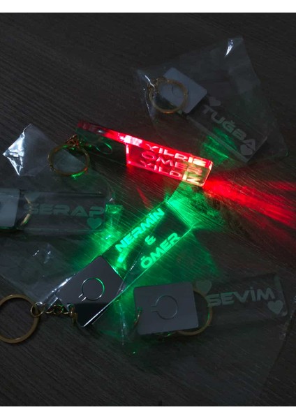 Kişiye Özel LED Işıklı Pleksi Anahtarlık Gold Askı Aparatlı 82MMX24MM fırsatları