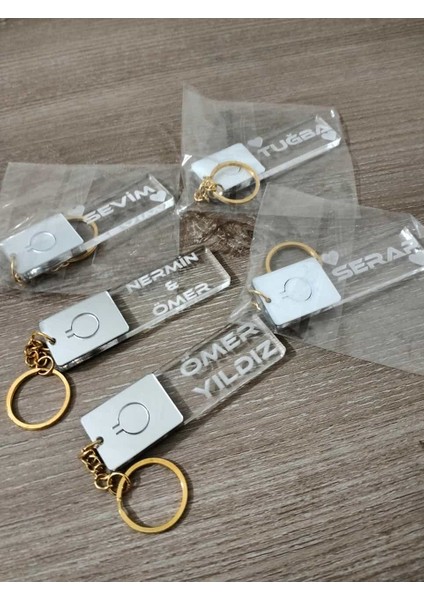 Kişiye Özel LED Işıklı Pleksi Anahtarlık Gold Askı Aparatlı 82MMX24MM indirimleri