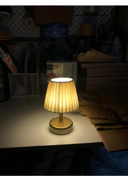 Osmanlı Ipeği Pileli Kablosuz Masa Lambası -Alt Eskitme Gold LED Işık ( 9V Pil 75-90 Saat) indirimleri