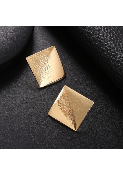 P Büyük Bağbozumu Metal Klip Küpe Kadınlar Için Olmayan Deldi Kulak Klipler Charm Altın Renk Bildirimi Küpe Takı (Yurt Dışından) modelleri