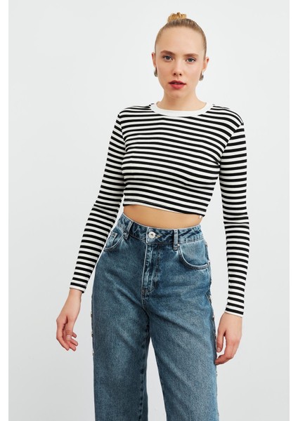 Bisiklet Yaka Crop Çizgili Beyaz Kadın Bluz