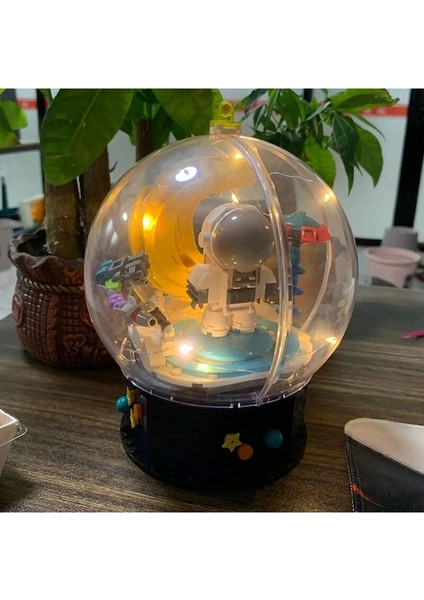 Hsanhe D001-4 LED Işıklı Kürede Astronot ve Ay Yapı Blokları (Yurt Dışından)