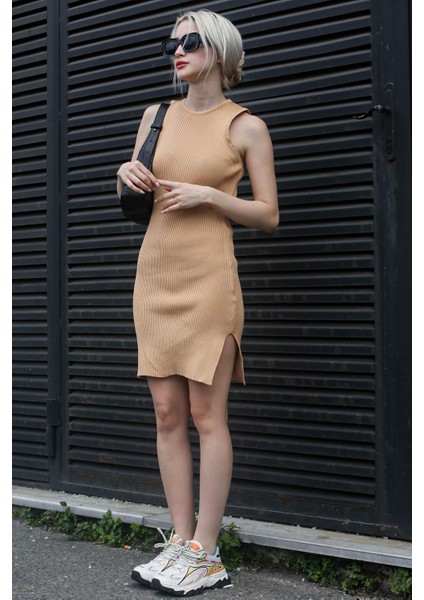 Bej Sıfır Kol Mini Basic Elbise MG1727 fiyatları
