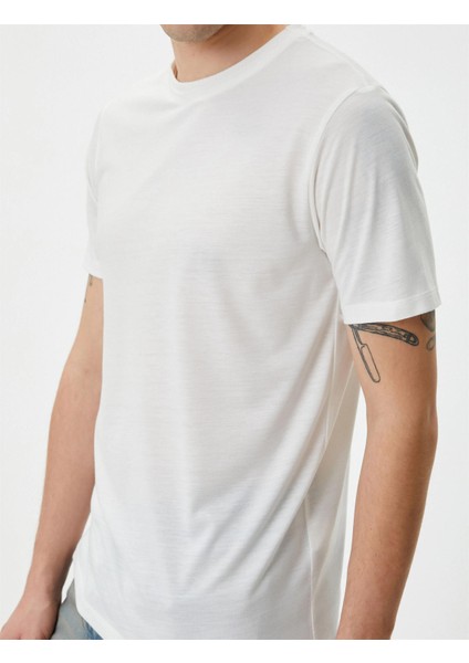 4SAM10276HK 000 Beyaz Erkek Jersey Kısa Kollu Basıc T-Shirt modelleri