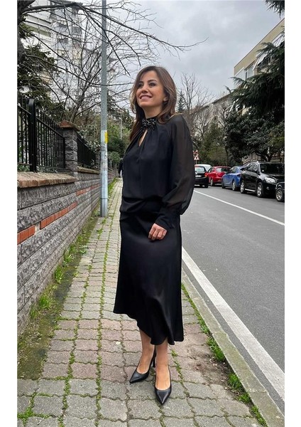 Aksesuar Detaylı Şifon Kollu Bluz fiyatları