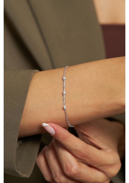 Zirkon Taşlı Rodyum Üç Taşlı Minimal Gümüş Bileklik