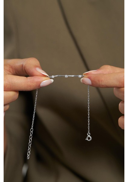 Zirkon Taşlı Rodyum Üç Taşlı Minimal Gümüş Bileklik modelleri