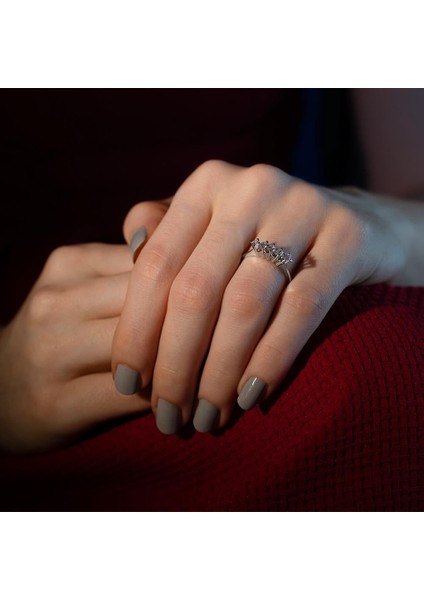 G Renk 0.25 Karat Pırlanta Beştaş Yüzük fırsatları