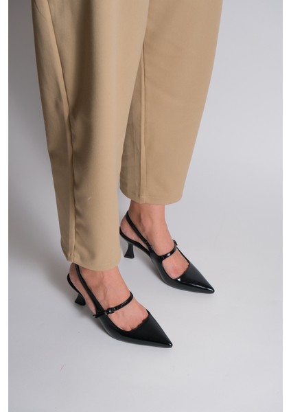 Axel Siyah Tek Bantlı Arkası Açık Topuklu Ayakkabı indirimleri