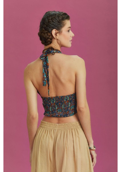 Boyundan Bağlamalı Desenli Crop Bluz
