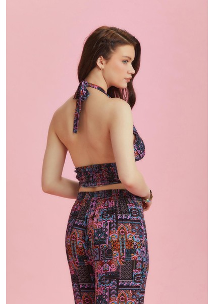 Boyundan Bağlamalı Desenli Crop Bluz