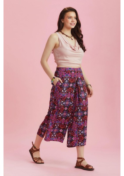 Ön Pilikaşe Detaylı Kadın Pantolon Etek