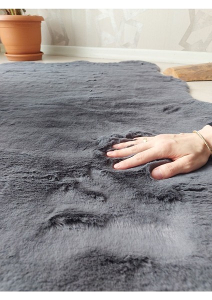 Tavşan Tüyü Süet Tabanlı Peluş Halı