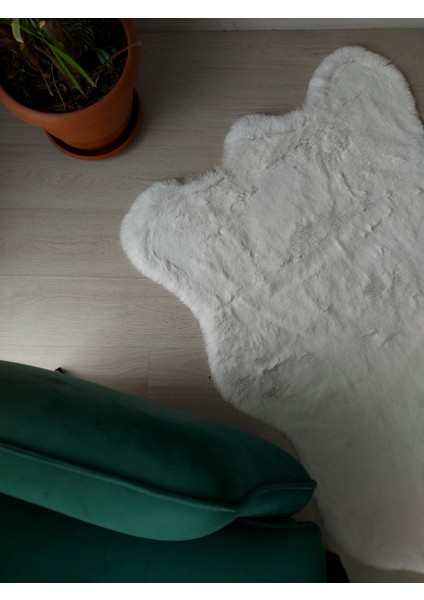 Tavşan Tüyü Süet Tabanlı Peluş Post Krem Renk Ultra Yumuşak Post Puffy Yıkanabilir Halı