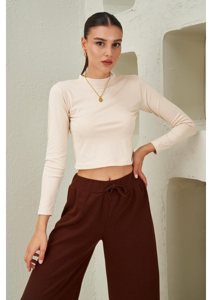 Kadın Taş Dik Yaka Scuba Kumaş Crop Bluz fiyatları