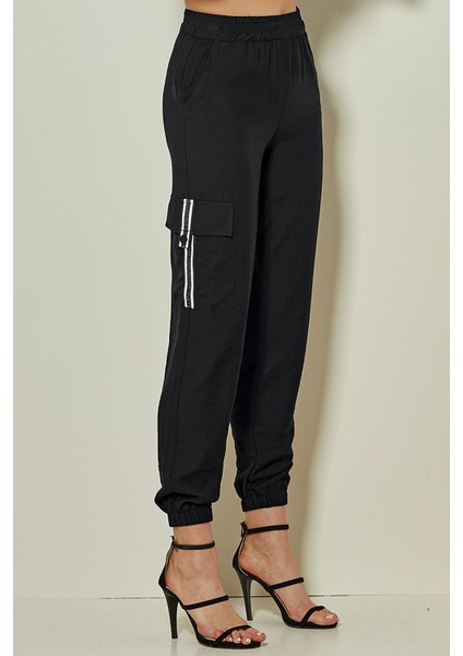 Paçası Lastikli Siyah Dokuma Pantolon modelleri