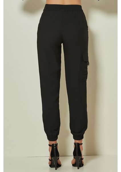 Paçası Lastikli Siyah Dokuma Pantolon fırsatları