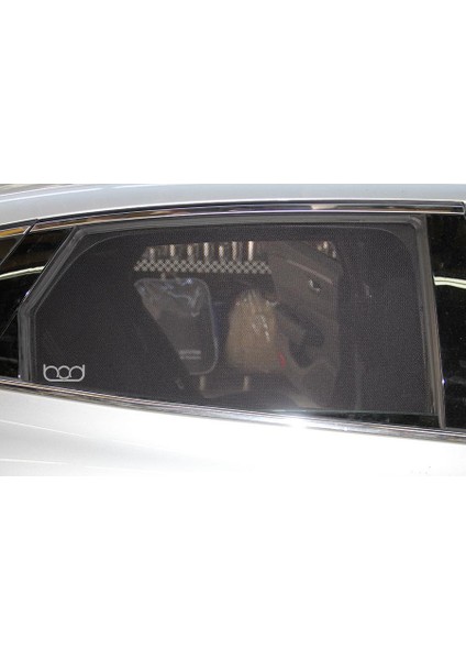 Mazda 3 Sedan Araca Özel Takmatik Perde Yan Cam Güneşlik 2004-2009 modelleri