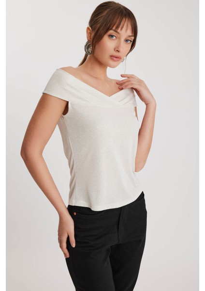 Kayık Yaka Simli Bluz fırsatları