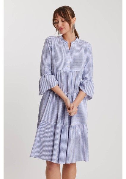 Düğmeli Hakim Yaka Kol Ucu Fırfırlı Elbise modelleri