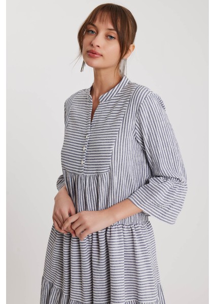 Düğmeli Hakim Yaka Kol Ucu Fırfırlı Elbise indirimleri