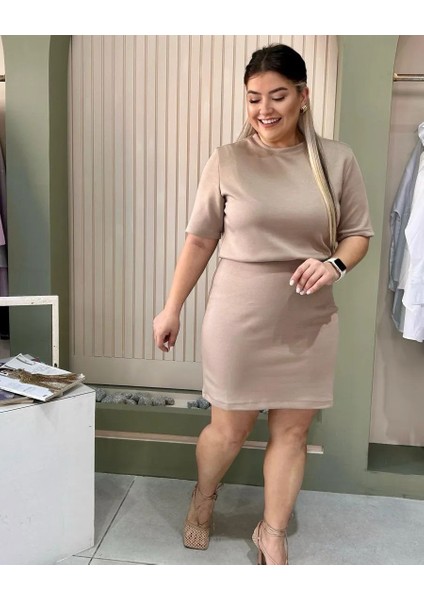 Kadın Büyük Beden Beli Lastik Detaylı Düz Elbise 24010