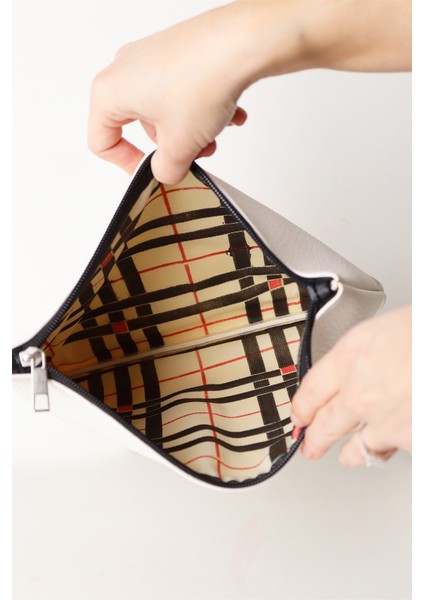 Kadın Vegan Deri Clutch Fermuarlı Beyaz Nota Figürlü Baskılı Omuz Çantası fiyatları