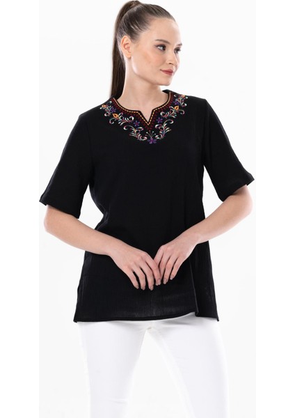 Kısa Kol Şile Bezi Gökkuşağı Nakış Detaylı Yazlık Bluz Siyah Syh