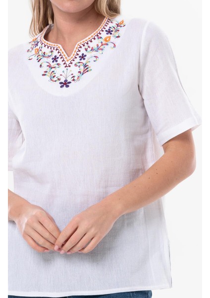 Kısa Kol Şile Bezi Gökkuşağı Nakış Detaylı Yazlık Bluz Beyaz Byz modelleri