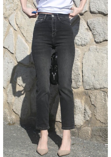 Siyah Slim Fit Kadın Mom Jean MG1738