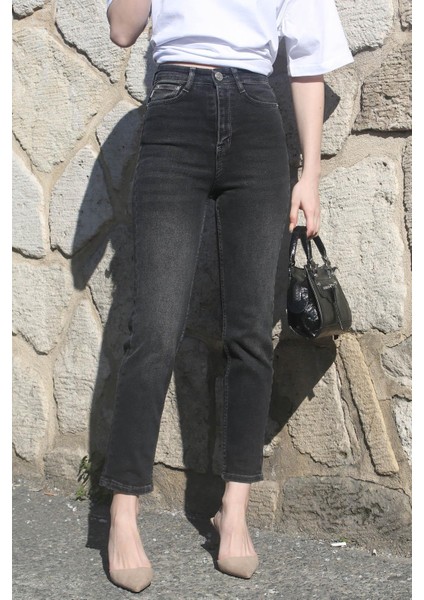 Siyah Slim Fit Kadın Mom Jean MG1738