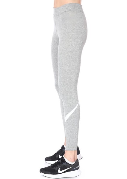 Sportswear Essential modelleri