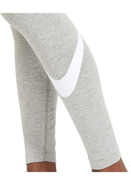 Sportswear Essential fırsatları