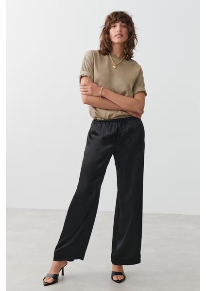 Siyah Beli Büzgülü Saten Bol Paça Kadın Pantolon MG2019