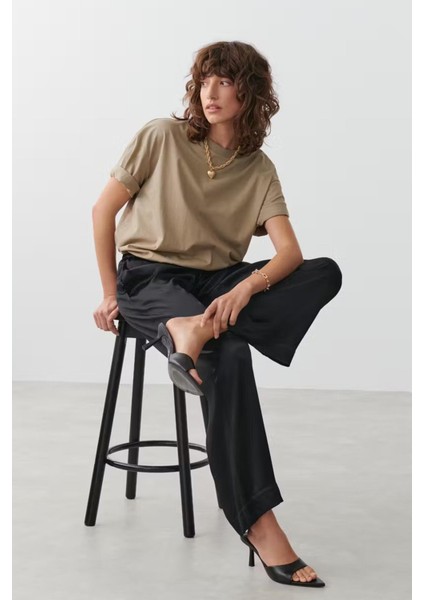 Siyah Beli Büzgülü Saten Bol Paça Kadın Pantolon MG2019 fiyatları