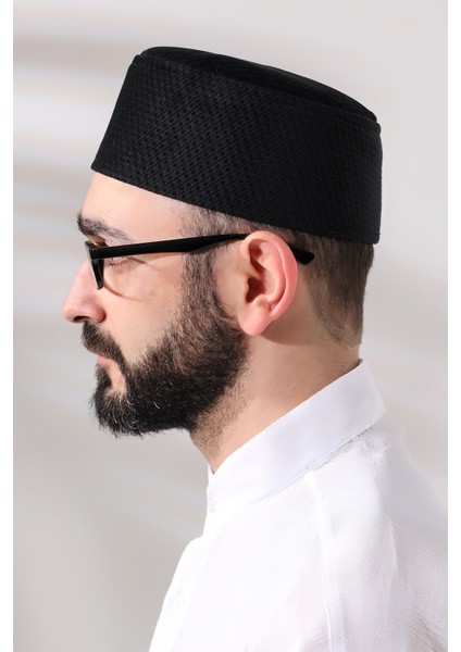 Siyah Petek Kareli Kadife Kalıp Namaz Takkesi