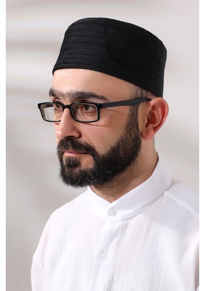 Siyah Kapitone Desenli Kadife Kalıp Namaz Takkesi