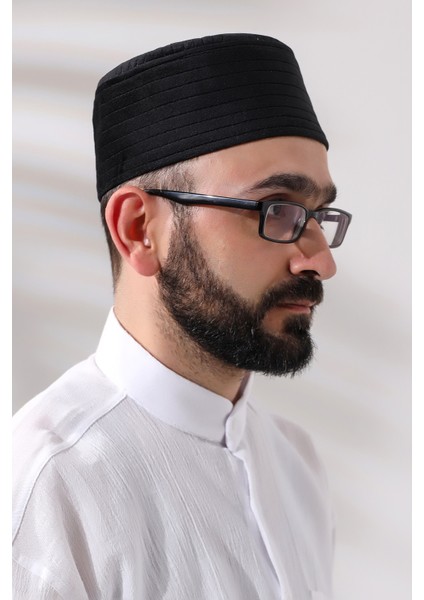 Siyah Kapitone Desenli Kadife Kalıp Namaz Takkesi