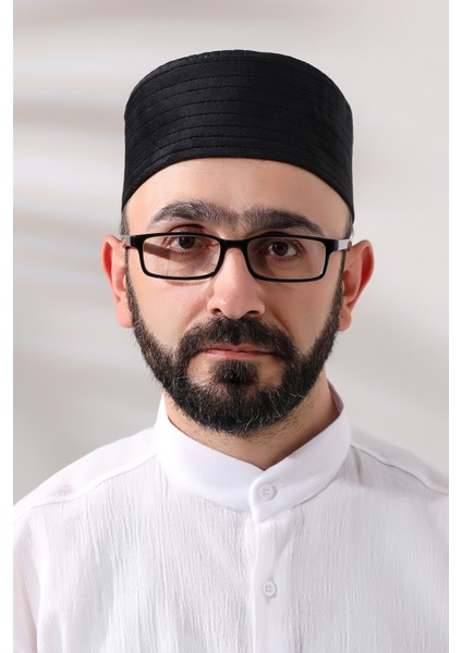 Siyah Kapitone Desenli Kadife Kalıp Namaz Takkesi